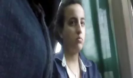 آبنوس سکس با شوهر خواهر در گرما که توسط یک واسطه تنگ شده است