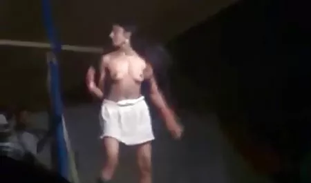 باربارا سامرز یک خروس دیگر داستان سکس با نسرین را بر روی الاغ خود گرفت
