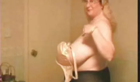 گربه سكس خانوادكى مودار Aunty's Pond Pounded Hard