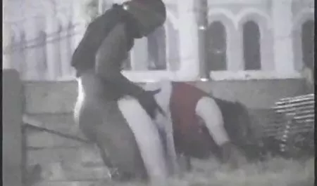 در داستان سكس با كير مصنوعي دفتر