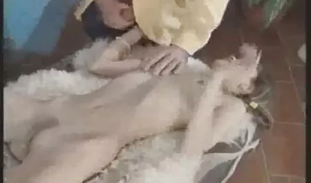 CLASSY LADY Fuked سکس ضربدری با خواهرم NYLONS FOOTJOB