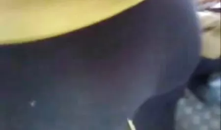 قبل از اینکه روی من بیاید سوراخ می شود و می خورد سکس ضربدری ما