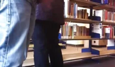 او جین را مستقیماً از دیک سیاه داستان سكس محارم کوچک خود مکید
