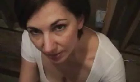 Busty Tera Patrick در یک اتاق هتل یک مرد تجاری را اغوا می کند و در تختخواب فریب می داستان سكس خانوادگي خورد