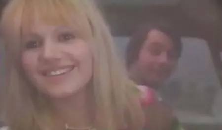 مادر فرانسوی شاخی از DP داستان سكس خانوادگي روی زمین لذت می برد